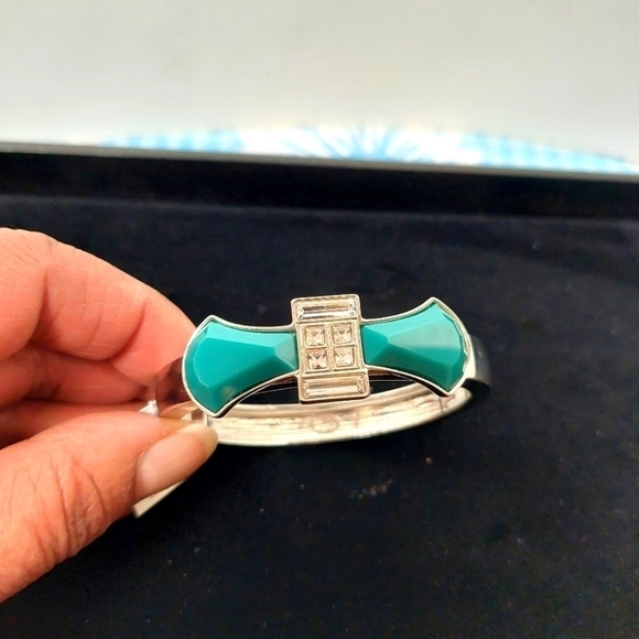 Lia Sophia "Pretty Perfect" Silver-tone Bracelet with Teal Enamel & Crystal Bow - Picture 1 of 8